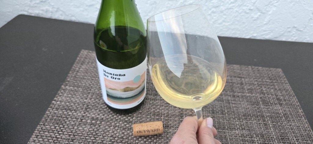 Please The Palate Wine of the Week: Outward Wines 2024 Montaña de Oro White Blend
