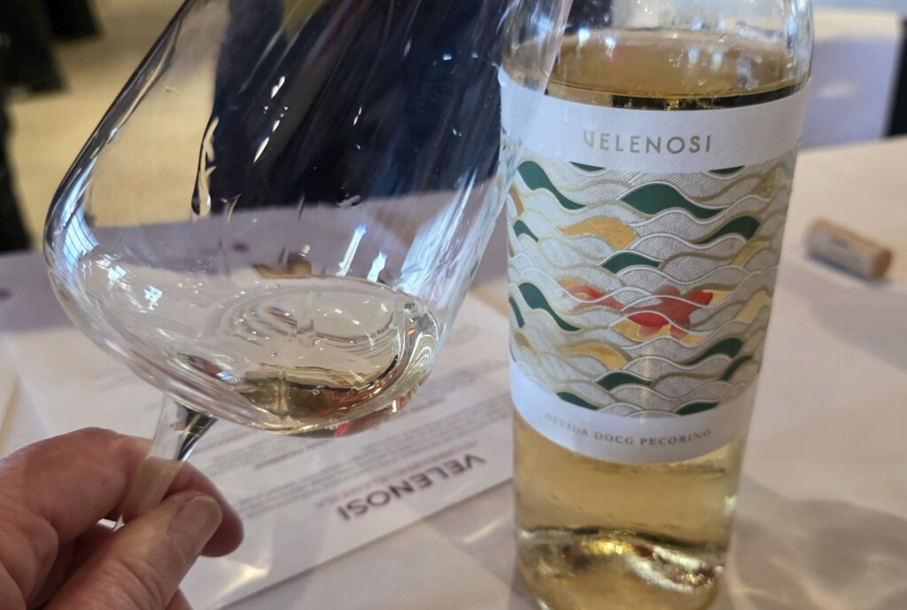 Please The Palate Wine of the Week: Velenosi 2024 Villa Angela Pecorino Offida DOCG, Marche