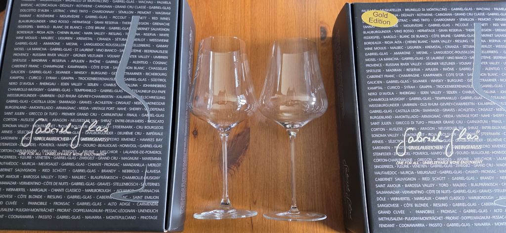 Do You Really Need a Different Wine Glass for Every Wine? One Gabriel-Glas Does It All. Do You Really Need a Different Wine Glass for Every Wine? One Gabriel-Glas Does It All.